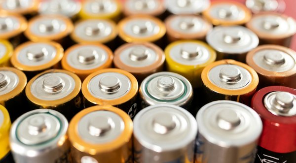Comment les avancées en technologie de batteries influencent-elles l'industrie de l'aviation ?